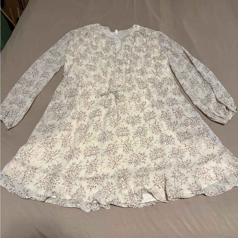 Cream Floral Print Long Sleeve‎ Mini Dress size M